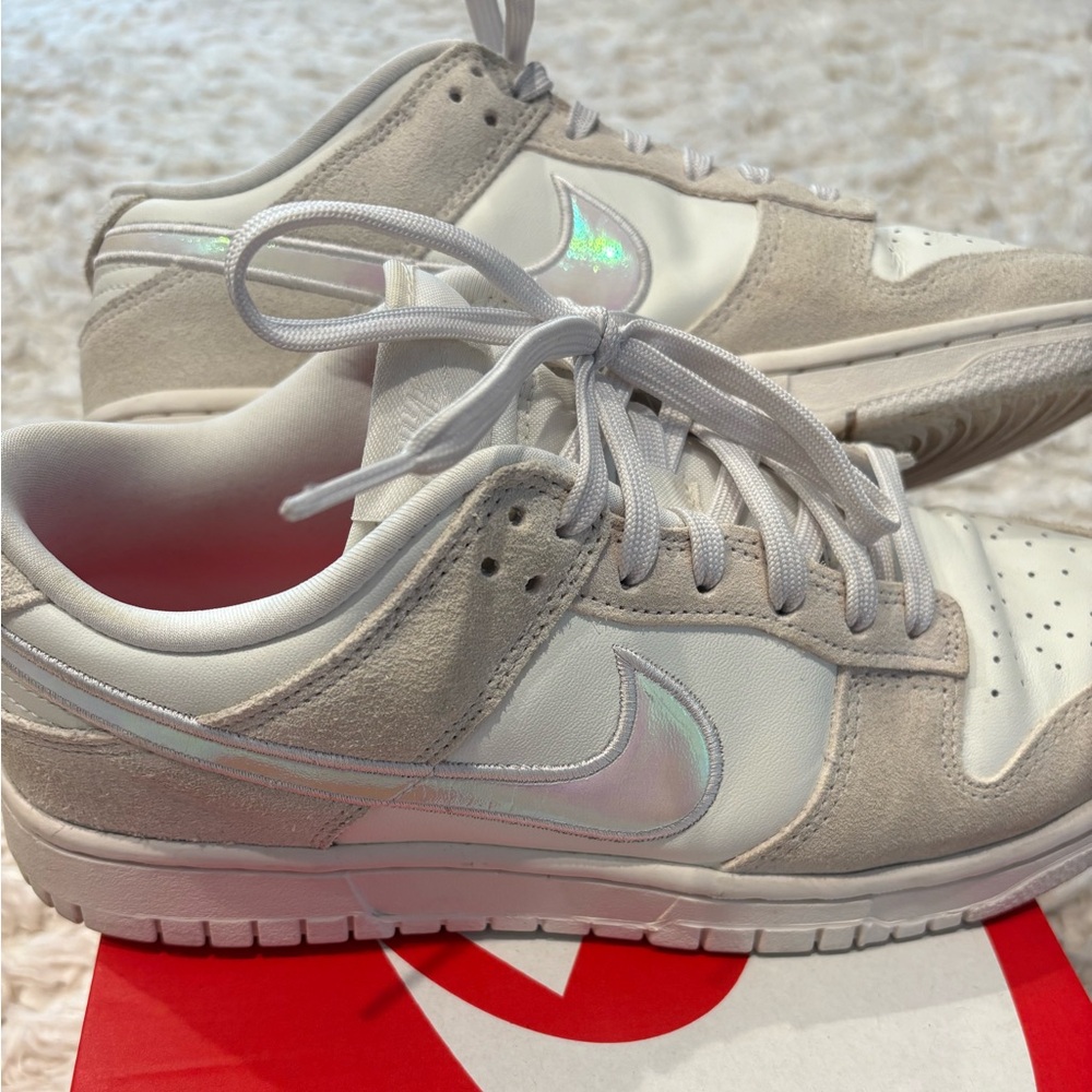 Nike off white irridecent dunk low sz 10